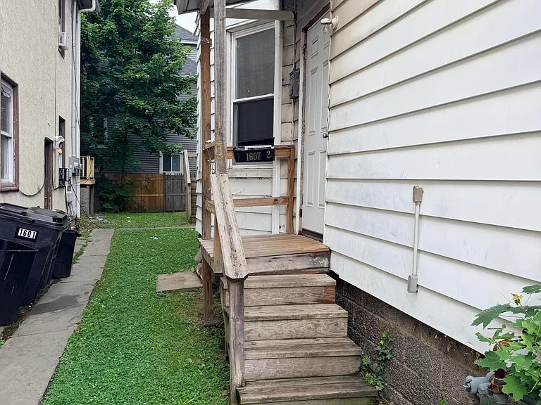 1607 Mulberry St #2 — Photo 2
