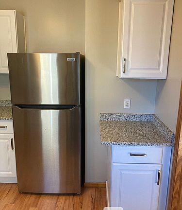 2nd image of 1004 18th Ave SE Unit A