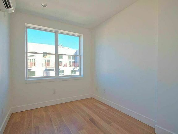 3rd image of 69 Montrose Ave APT 3R