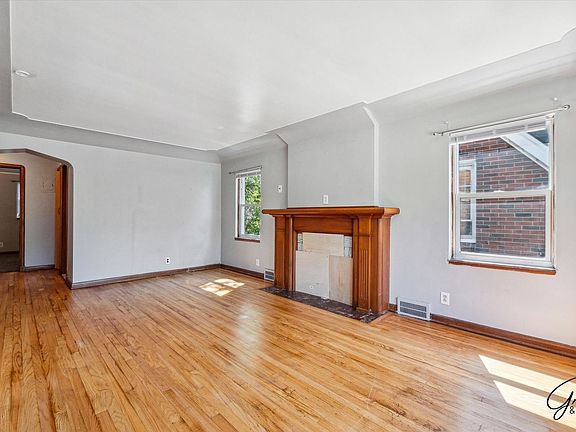 4th image of 5076 Chalmers Ave