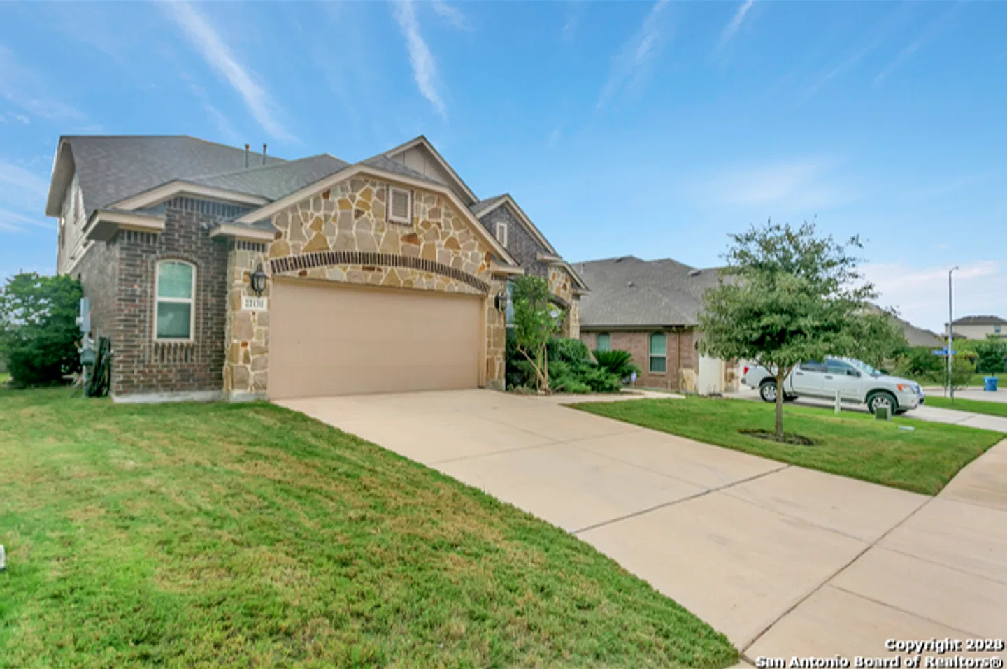4 Bedrooms, 4 Bathrooms Located In Wortham Oaks Subdivision — Photo 3