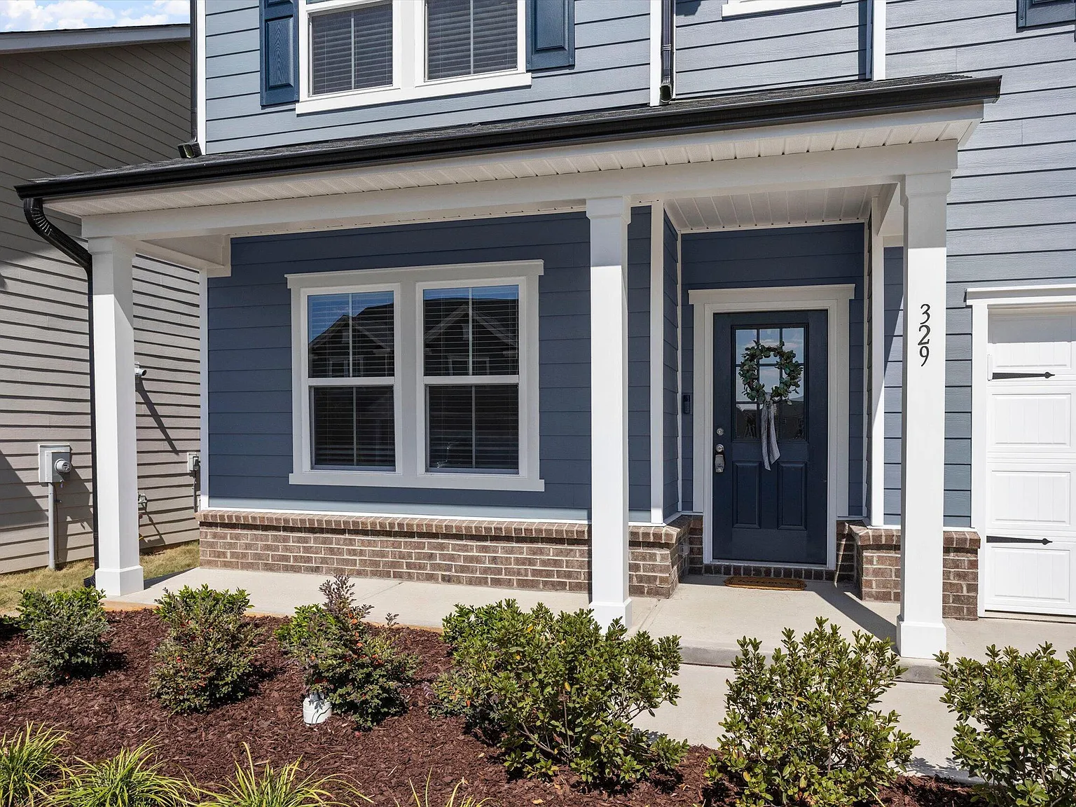 5 bed, 3.0 bath, 2720 sqft, $2,595 — Photo 4