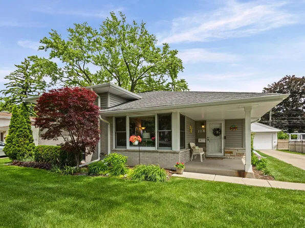 21 N Waterman Ave, Arlington Heights, IL 60004