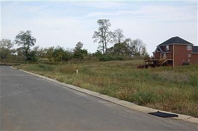 4th image of 310 Blue Spruce Dr #77