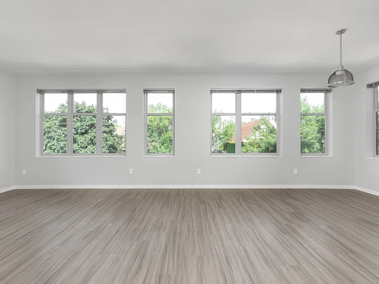 Zen - 2 Bed / 2 Bath - 1,306 F - Living