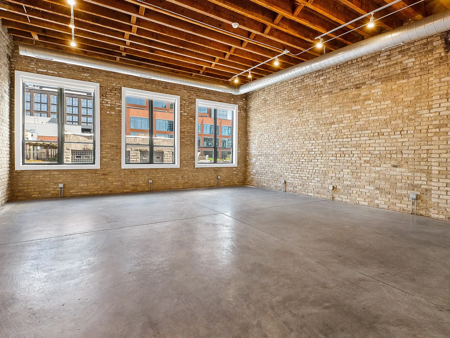 945 W Fulton Market Apartments — Photo 3