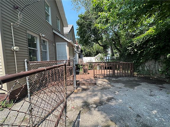 4th image of 1137 E 144th St