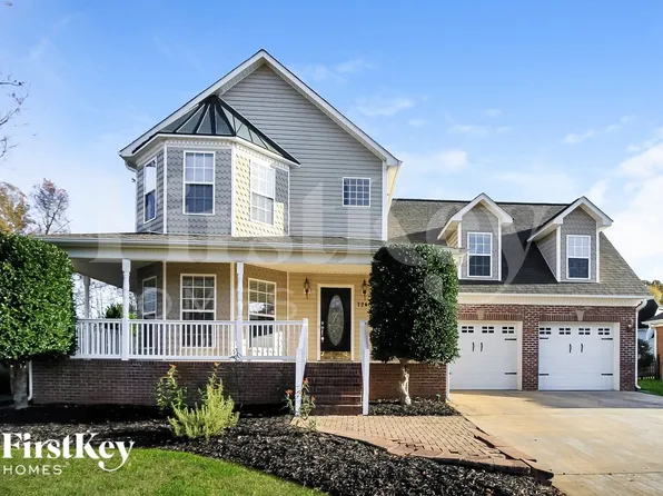 7240 Orchard Path Dr, Clemmons, NC 27012