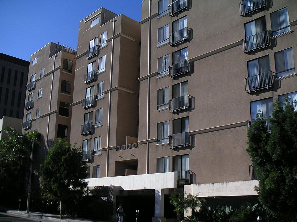 1st image of 625 S Berendo St APT 103