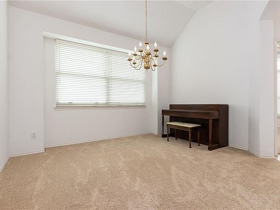 5th image of 9124 Norman Dr