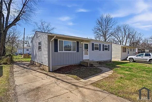 3 bed, 864 sqft, $1,350 — Photo 3