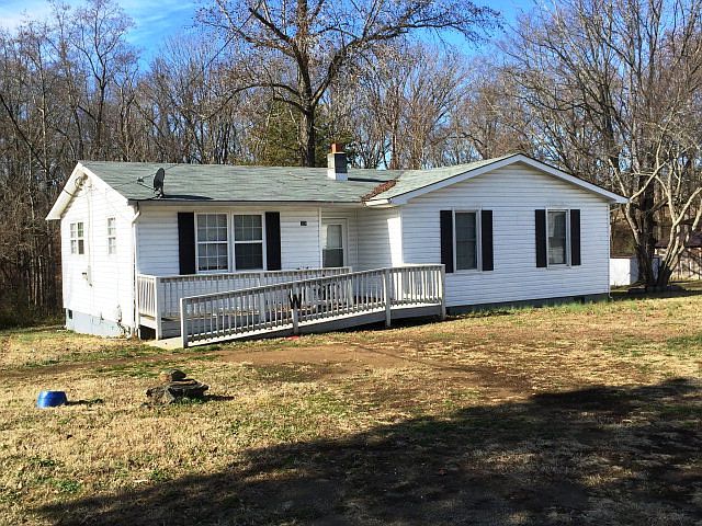 2nd image of 324 Witcher Rd