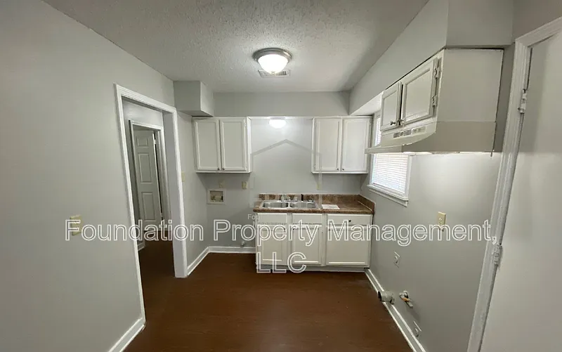 3 bed, 1.0 bath, 1000 sqft, $895 — Photo 4