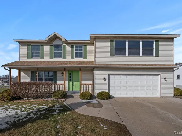 171 Talon Dr, Coopersville, MI 49404