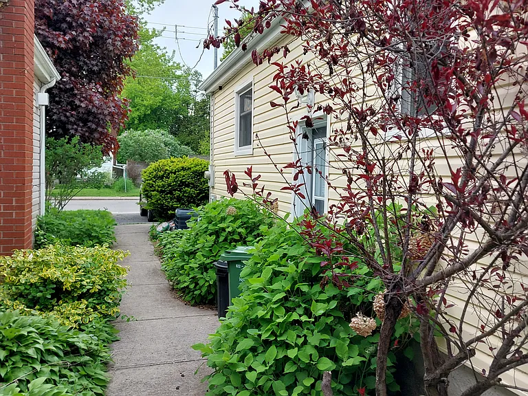 342 Mack St — Photo 17