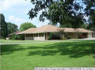 10472 Savoy Rd, Saint Amant, LA 70774
