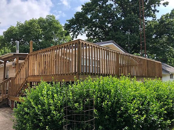 Comfortable decking for entertaining