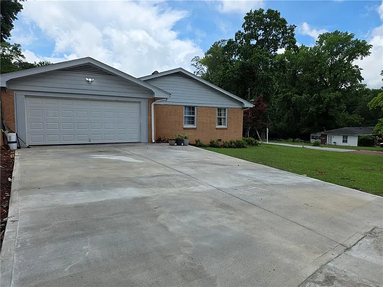 1499 Hammack Dr — Photo 33