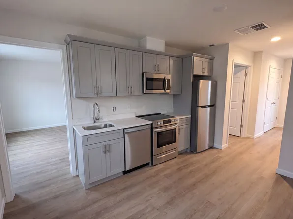 4010-4014 3rd Street SE