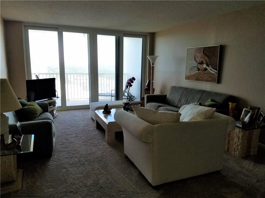 Undisclosed address (2-bed condo, 1,600 sq ft, ZIP 33062), photo 6