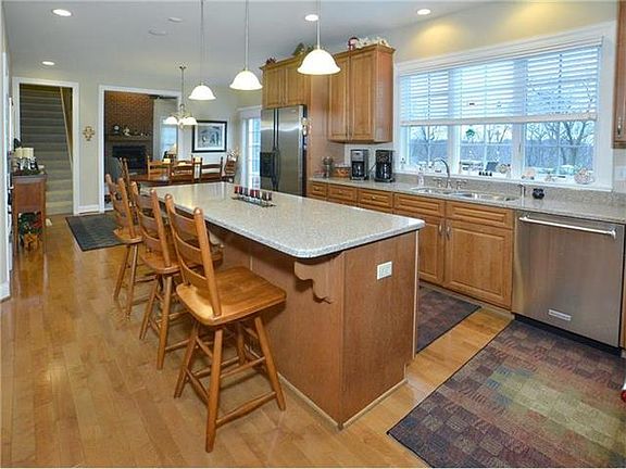 3rd image of 4091 Manor Oaks Ct