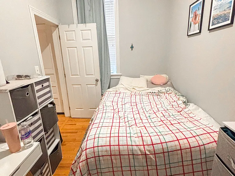 2222 N. Kenmore Ave. — Photo 4