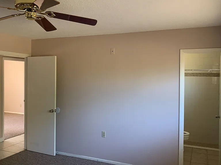 313 NW Tyler Ave — Photo 8