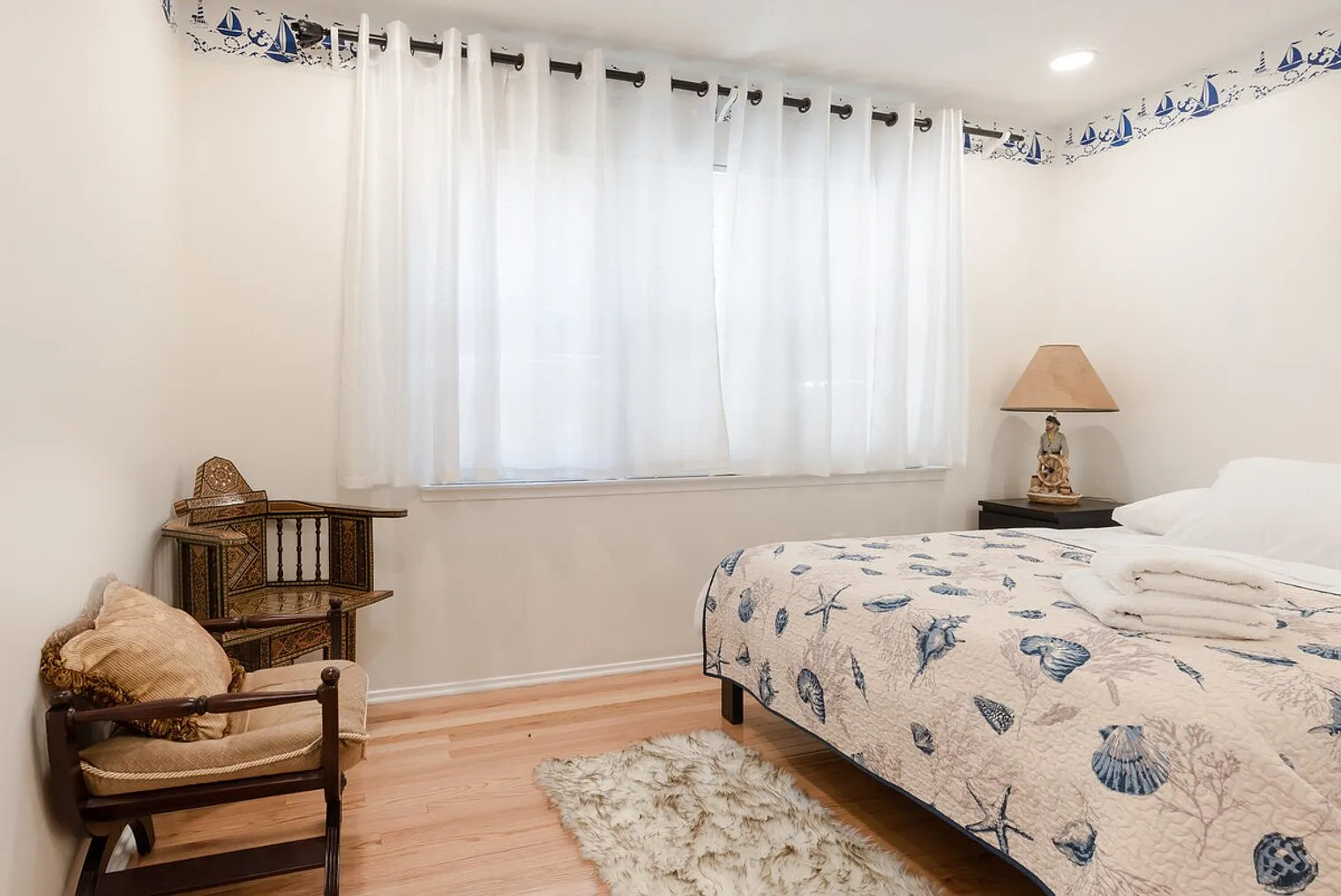 2 bed, 1.0 bath, $6,327 — Photo 3