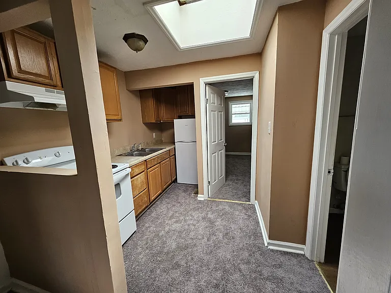 108 Carter St #C — Photo 1
