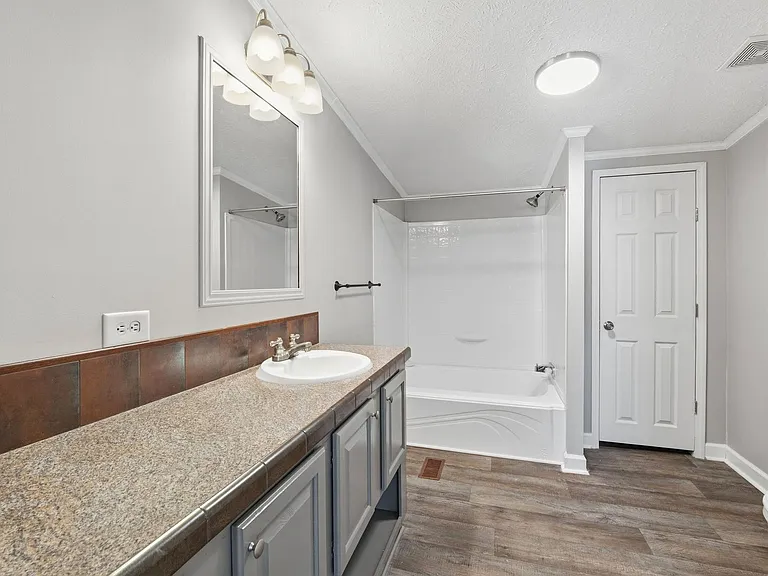 11049 Franklin St — Photo 19