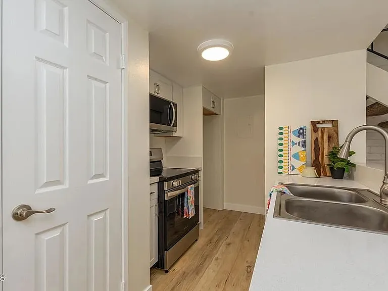 2603 N Yardarm Ave — Photo 9