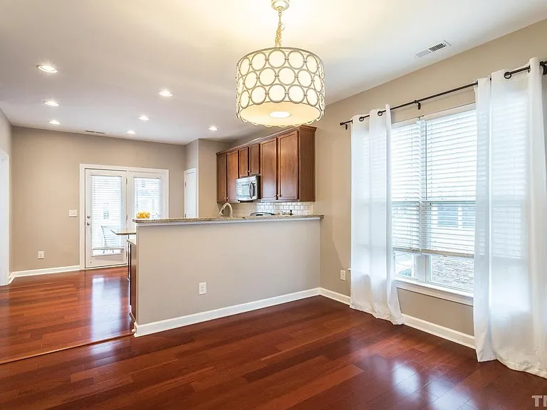 8024 Sycamore Hill Ln — Photo 17