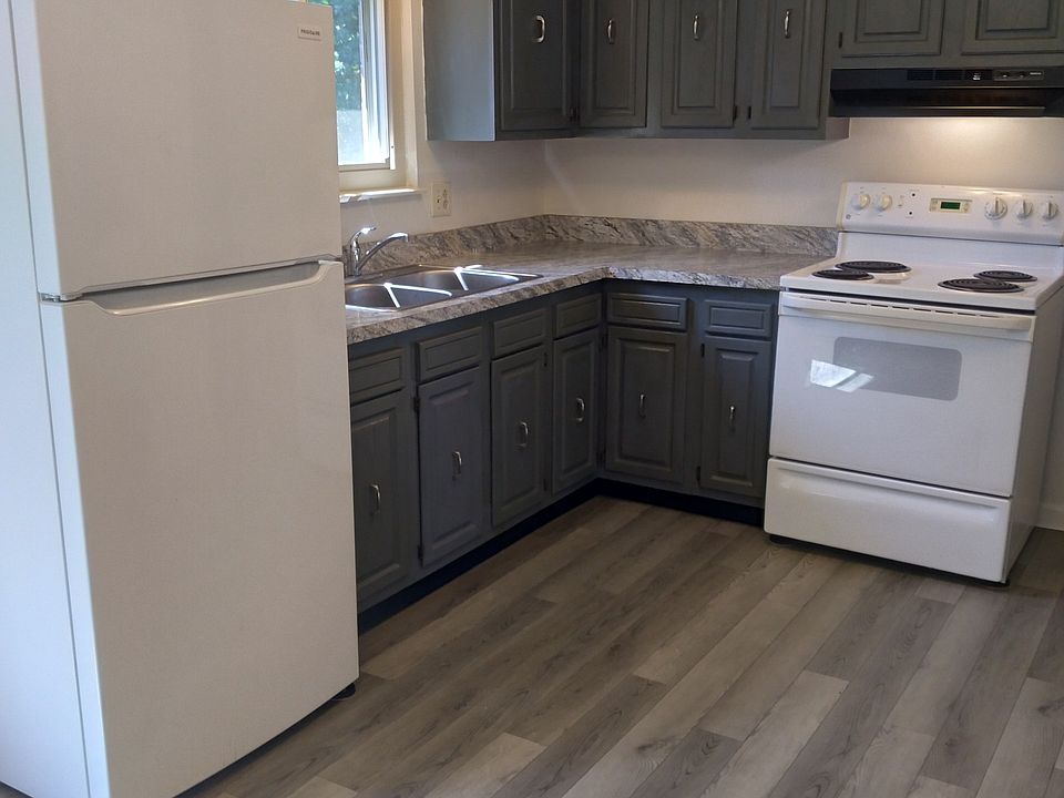 2nd image of 7314 Seymour St NW