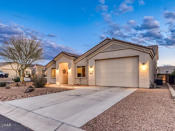 4th image of 1780 E Alder Cir