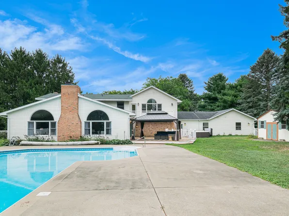 2049 E Hinchman Rd, Berrien Springs, MI 49103