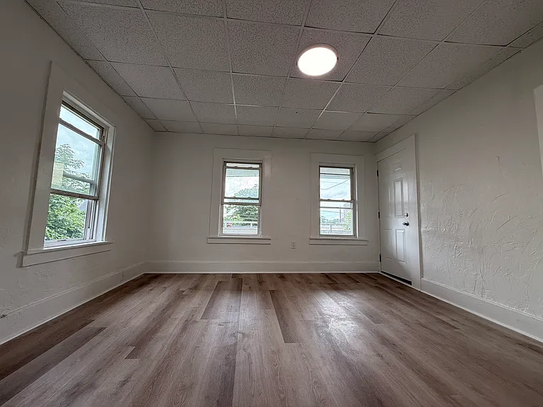 44 Auburn St #2 — Photo 8