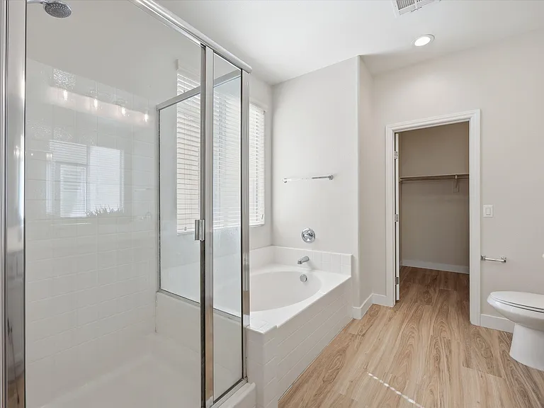 7658 Engleberg Ave — Photo 10