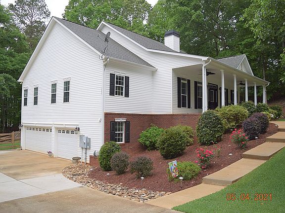 3 Car Garage, lg Park Pad 