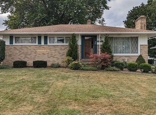 3640 Higley Rd, Rocky River, OH 44116