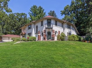 5701 Woodland Rd, Des Moines, IA 50312