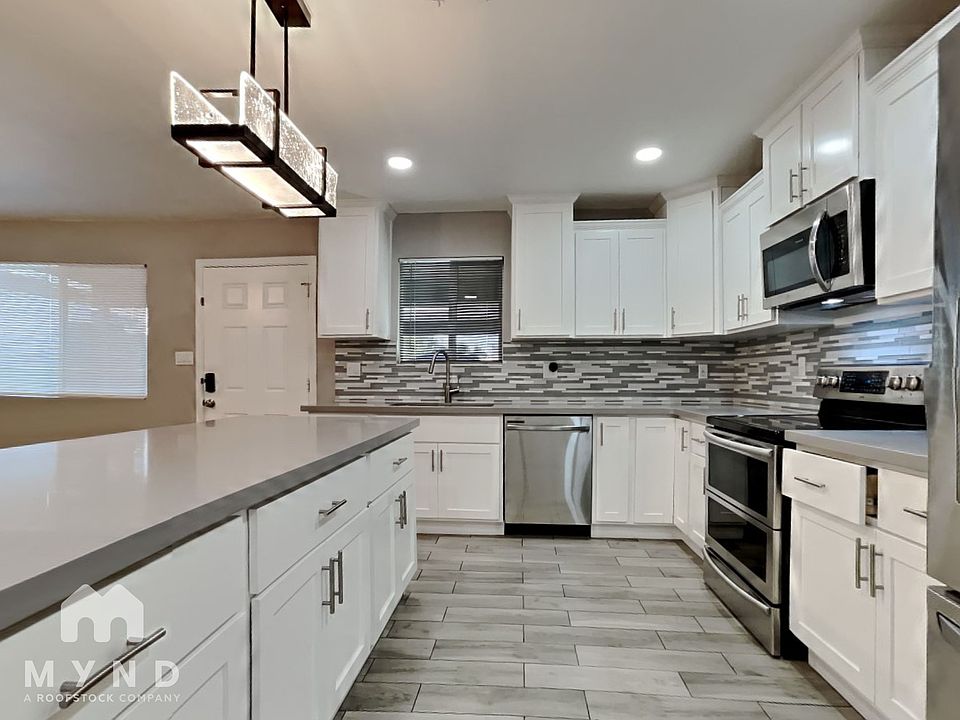 1st image of 548 E Royal Palms Dr