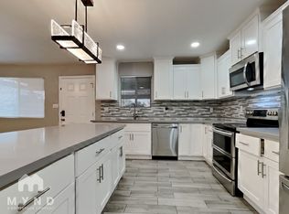 548 E Royal Palms Dr, Mesa, AZ 85203