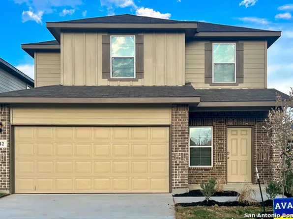 112 Honors Street, Floresville, TX 78114