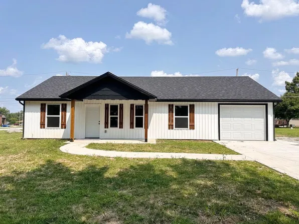 108 W Barrett Ave, Walker, MO 64790