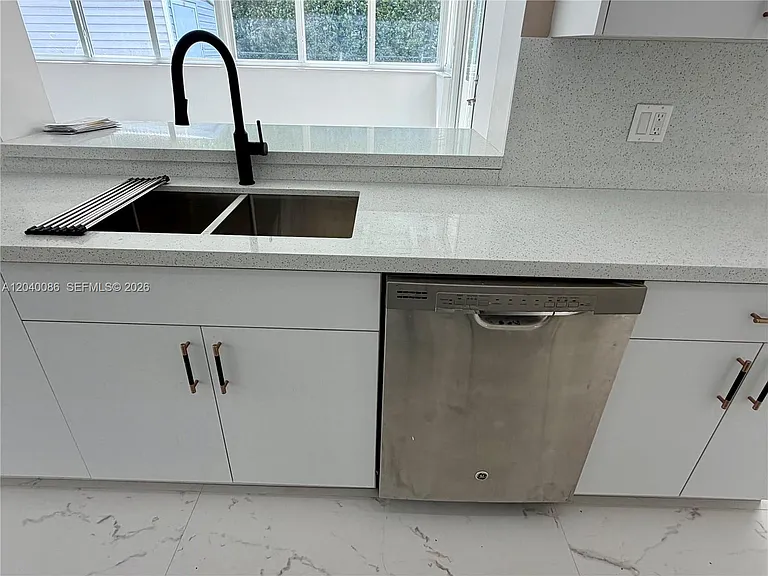 8235 SW 62nd Pl — Photo 14