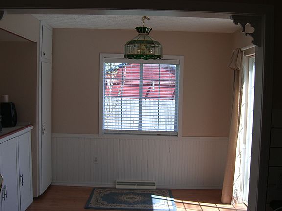 Sun/dining room