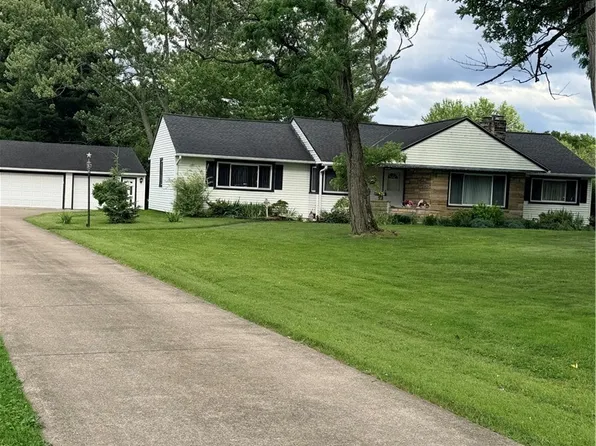 15381 Howe Rd, Strongsville, OH 44136