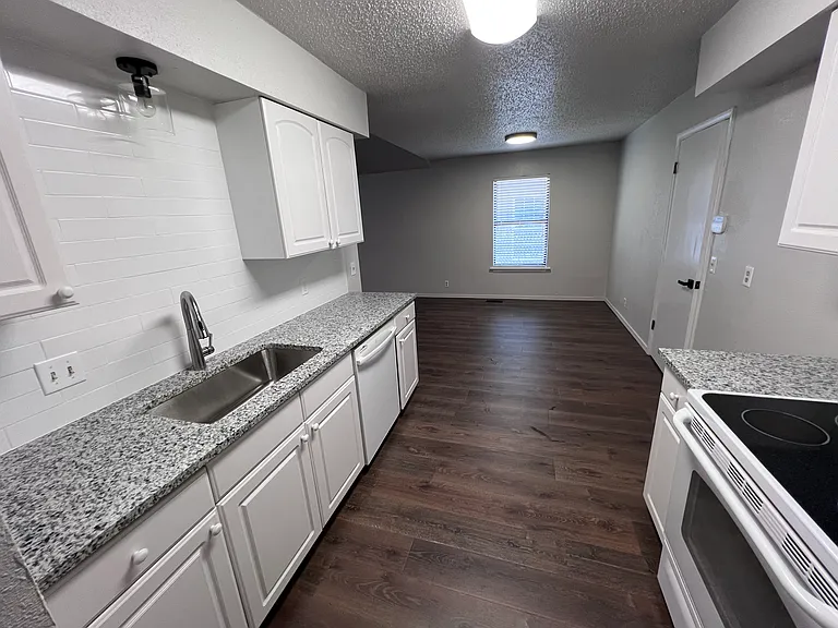 816 Lapwing Rd — Photo 10