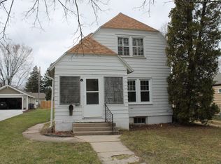 1198 Center St, Lake Geneva, WI 53147