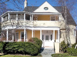 4 Oak Ave, Larchmont, NY 10538